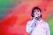 王源首場(chǎng)個(gè)唱南京開(kāi)演！曲風(fēng)多變與粉絲帥氣道別