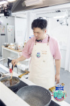 王俊凯组团出游 沈梦辰杜海涛做员工餐狂撒狗粮