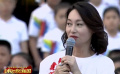 《我和我的祖国》惠英红回忆香港回归盛况：看直播一直鼓掌