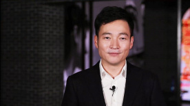 《足迹》喻恩泰：时光流逝而光影永恒 用镜头铭记祖国的富强