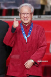 第三屆平遙影展開(kāi)幕 謝飛賈樟柯為張藝謀頒發(fā)榮譽(yù)