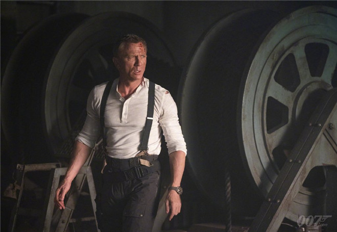 《007：无暇赴死》释出首张剧照 邦德新造型曝光