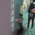 Baby带父母儿子聚餐 陪小海绵逛玩具店喜欢就买