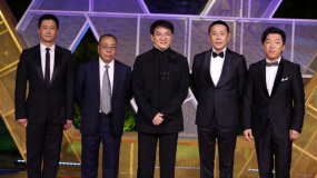 主席團(tuán)成員亮相紅毯 黃渤：準(zhǔn)備順一個獎杯回家
