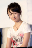 初戀臉！周冬雨17歲活動(dòng)照曝出 凍齡美顏引熱議