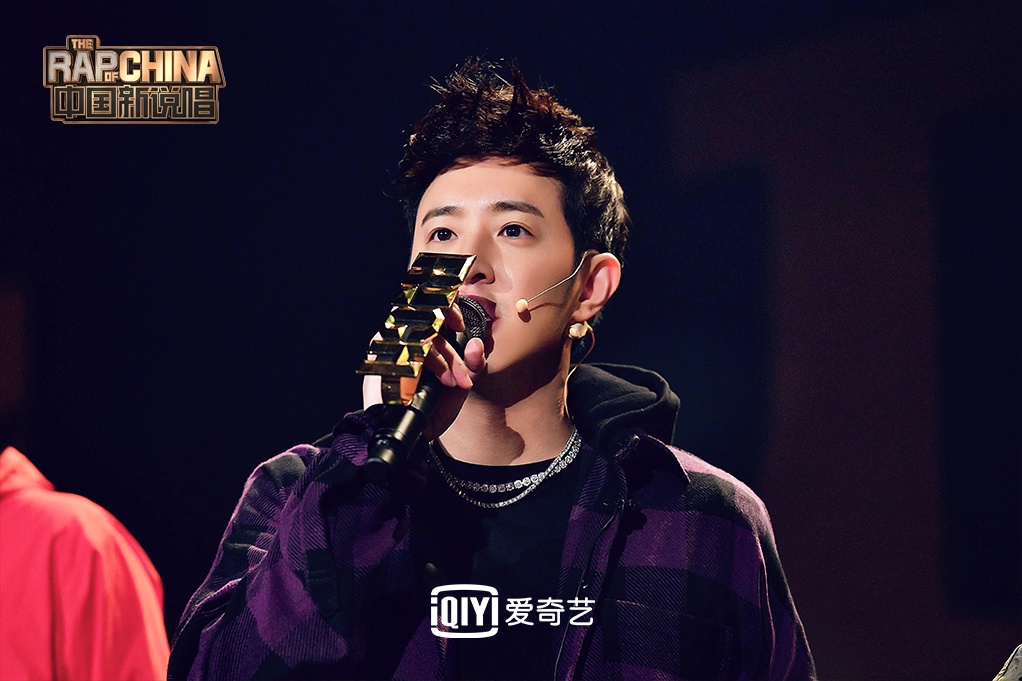 《中国新说唱》总决赛明星助力 梁博自带乐队