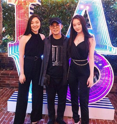 李连杰教育观只有3个要求 网友却只关注两个女儿不像妈妈一样貌美