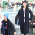 辣妈姚晨带儿女现身机场 小土豆自推行李似小大人