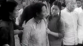 霸王鬧市掀翻煙攤 于藍(lán)《龍須溝》中不畏強(qiáng)權(quán)據(jù)理力爭(zhēng)！