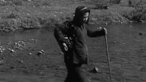 《翠崗紅旗》于藍(lán)出演堅(jiān)強(qiáng)的農(nóng)村婦女，懷孕獨(dú)自逃亡讓人淚奔！