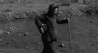 《翠崗紅旗》于藍(lán)出演堅強的農(nóng)村婦女，懷孕獨自逃亡讓人淚奔！