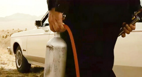 冷血殺手視人命如草芥，提著氧氣筒到處殺人，一部驚悚犯罪片