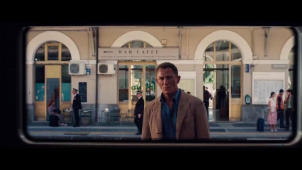 《007：无暇赴死》主题曲MV