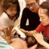 章子怡为儿子剃头汪峰醒醒围观 网友：发际线高了