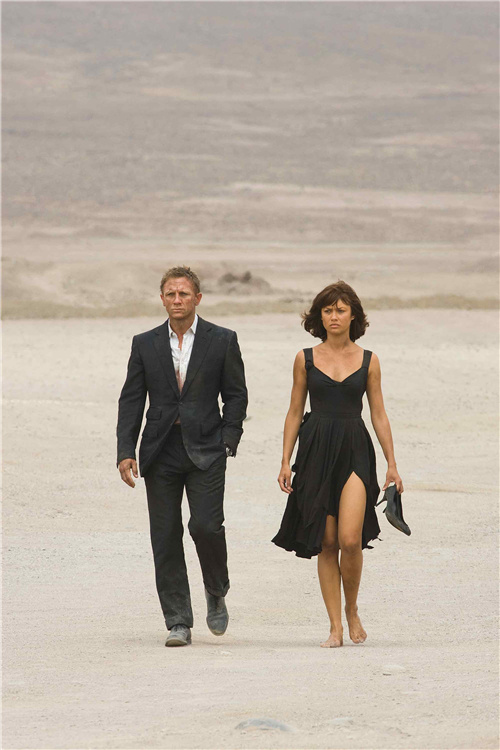 欧嘉·柯瑞兰寇确诊新冠肺炎 曾在007中出演邦女郎(图2)