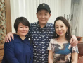 《我愛我家》劇組重聚關(guān)凌梁天合照 宋丹丹缺席