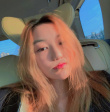 王菲14歲女兒罕見曬懟臉自拍 橘發(fā)造型妝容精致