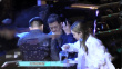 李亞鵬深夜帶女兒吃路邊攤 李嫣喝飲料姿勢豪爽