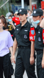 楊洋《元氣滿滿的哥哥》新路透 保安服造型接地氣