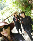 姐妹們的旅行！SHE全副武裝相約爬山全員梳麻花辮