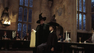 《哈利·波特与魔法石》曝“神奇分院帽”片段