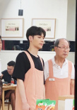 張藝興《忘不了餐廳》路透 穿粉圍裙工服乖巧可愛