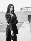 徐藝洋出席時(shí)尚活動(dòng) 挑染發(fā)色all black造型超A