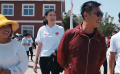 《溫暖有光放映隊》隊員同村民打籃球 許諾展現(xiàn)真正的實力