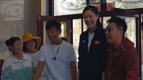 《溫暖有光放映隊(duì)》肉店老板娘講述搬遷前后的生活變化