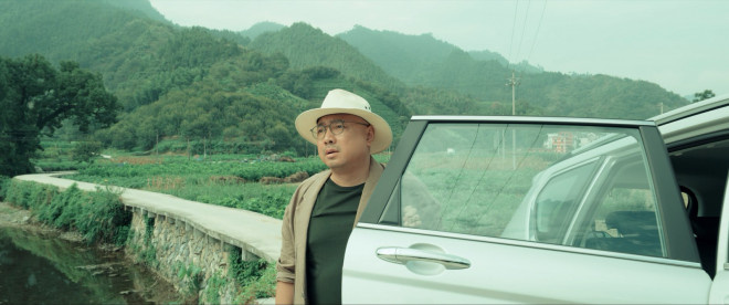 《我和我的家乡》致敬乡村教师 徐峥王俊凯首合作
