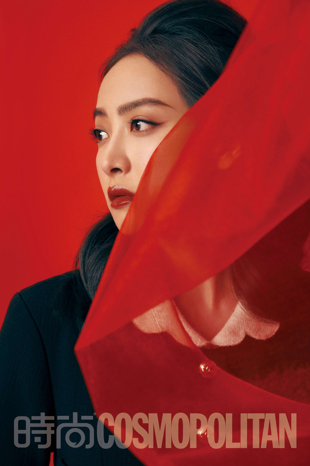 宋茜暗黑公主造型登封 气场全开展绝佳时尚表现力 第1张 宋茜暗黑公主造型登封 气场全开展绝佳时尚表现力 第1张