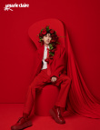 蔡徐坤戴玫瑰花冠浪漫登封 花紋美甲盡顯妖冶魅惑