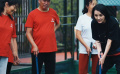 《溫暖有光放映隊(duì)》放映隊(duì)員參觀體育場(chǎng) 姜宏波、凌瀟肅門(mén)球PK