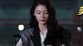 《记住这个画面》MV片场 傅菁、郭晓婷捏泥塑