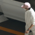 黄子韬父亲去世后首度现身 身穿简洁白衣超低调