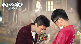 逆襲！《我和我的家鄉(xiāng)》票房第一 主創(chuàng)路演歡樂多