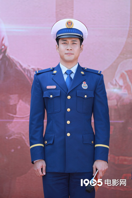 杜江《惊天救援》再演消防员 韩东君分享特训体验