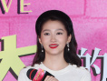 關(guān)曉彤《月半愛麗絲》胖妝辛苦 贊搭檔鄰家親切