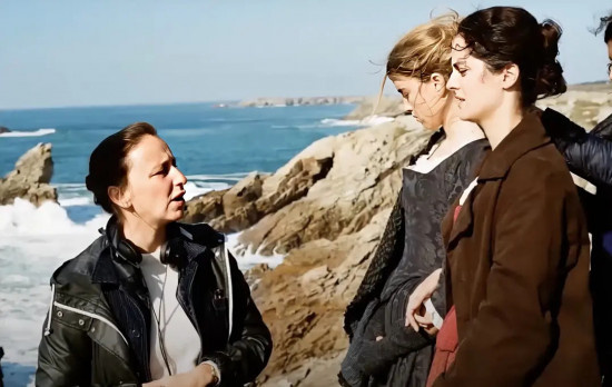 《燃烧女子的肖像》导演新作开机 片名《小妈妈》