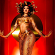 石化了！卡迪·B化身美杜莎 cos绯红女巫超有料
