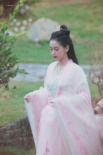 Angelababy新剧造型曝光 粉衣清丽紫衣英气足