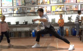 曹駿即興表演武術(shù) 一招一式盡顯中國功夫魅力