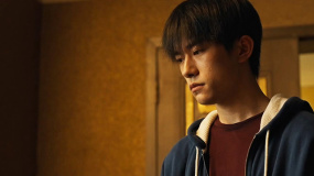 带有心酸与苦涩的温暖 《送你一朵小红花》中催泪的家庭线