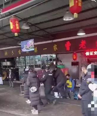 海豚体育下载肖战人气太高不敢回家四天都住酒店直言睡眠不足(图11)