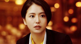 這部電影光看女主穿紅裙子就值回票價了