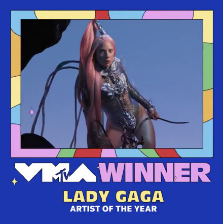 Lady Gaga拿下“年度艺人”荣誉称号