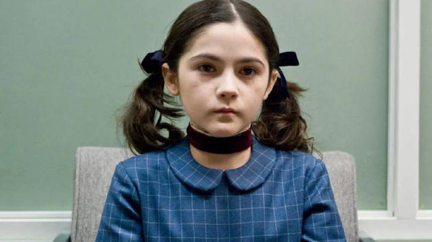 《孤儿怨》里的小女孩伊斯特，由伊莎贝拉·弗尔曼扮演