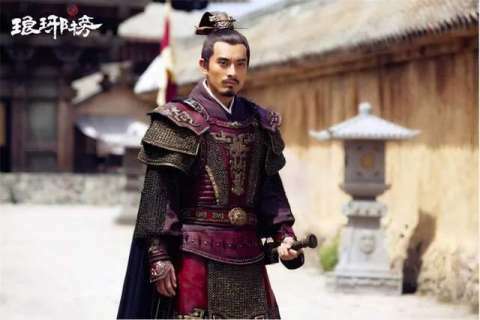 陈龙的颜值还是非常高的《三少爷的剑》中他饰演丁小弟这个角色.