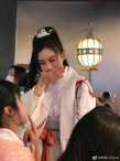 Angelababy穿汉服成都庆生 带儿子与粉丝吃火锅