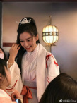 Angelababy穿汉服成都庆生 带儿子与粉丝吃火锅